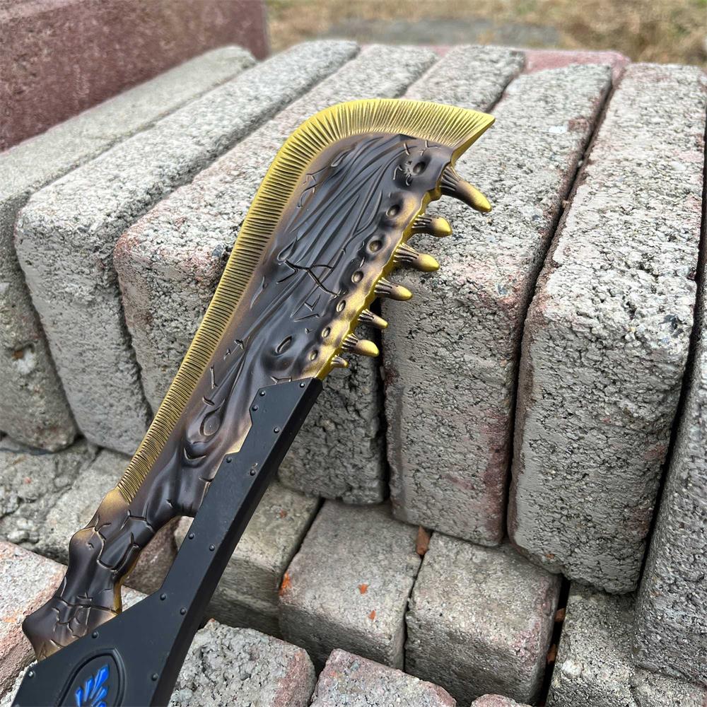 1/6 Scale MH Giant JawBlade Great Sword Metal Miniature - Tophatter Daily Deals