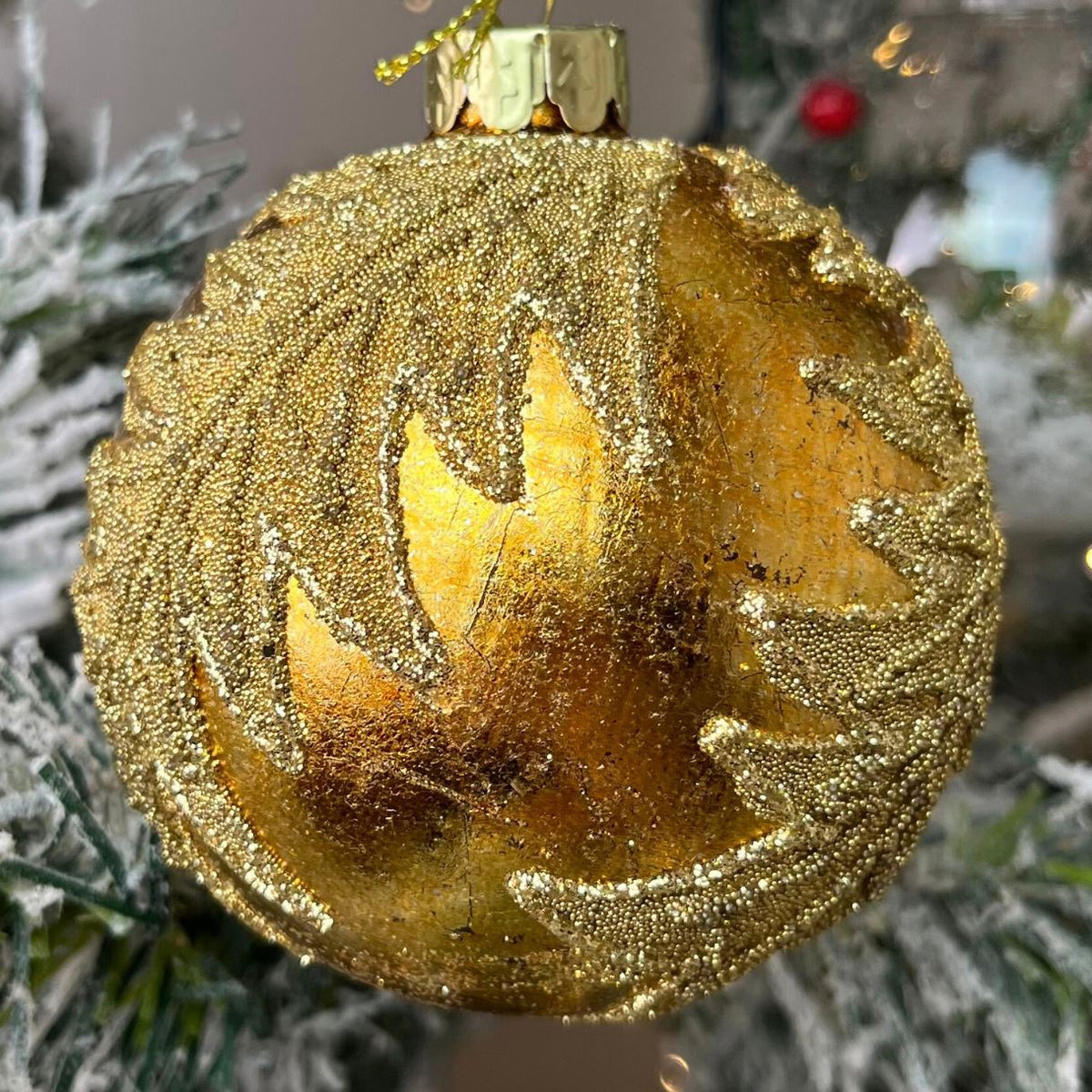 Gold Beaded Spiral Leaf Bauble | Gold Glass Christmas Tree Ornament - 8cm Baubles - Tophatter Daily Deals