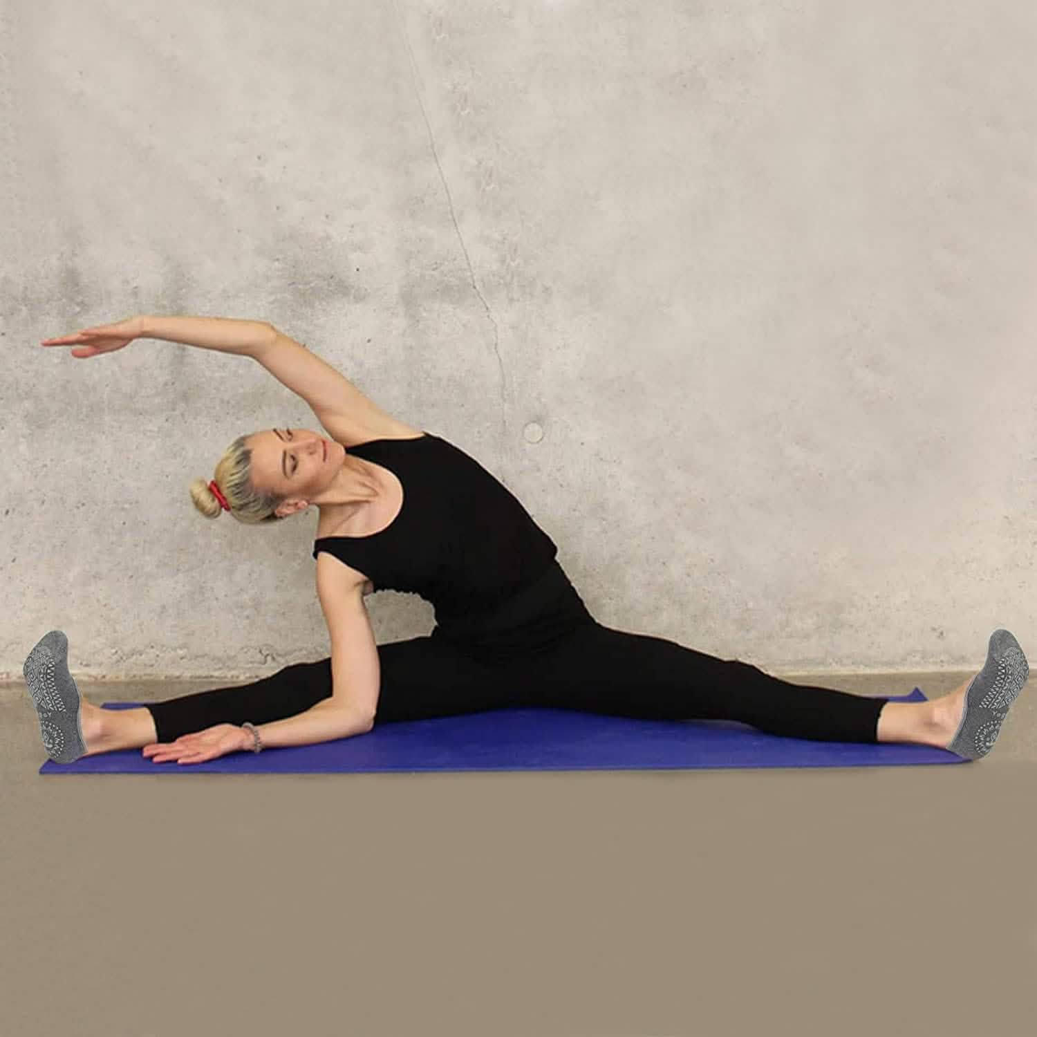 6-Pack: Women Yoga Socks with Straps Non-Slip Grips Women's Socks & Hosiery - Tophatter Daily Deals