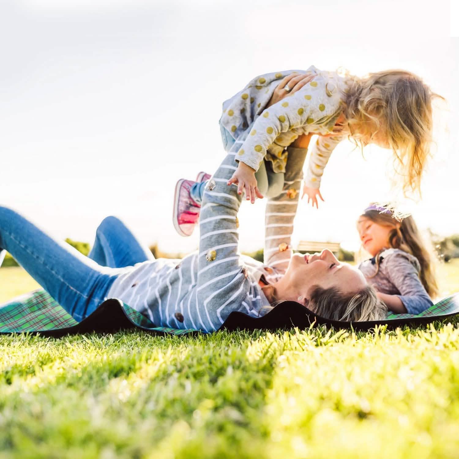 60" x 78" Foldable Waterproof Picnic Blanket with Strap Outdoor Recreation - Tophatter Daily Deals