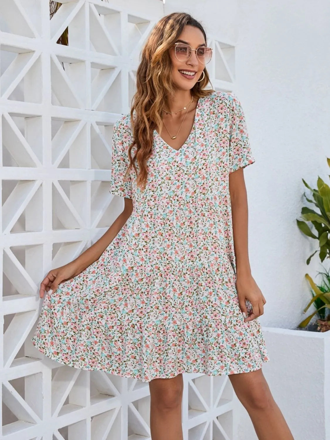 Ditsy Floral V-Neck Mini Dress Casual Dresses - Tophatter Daily Deals