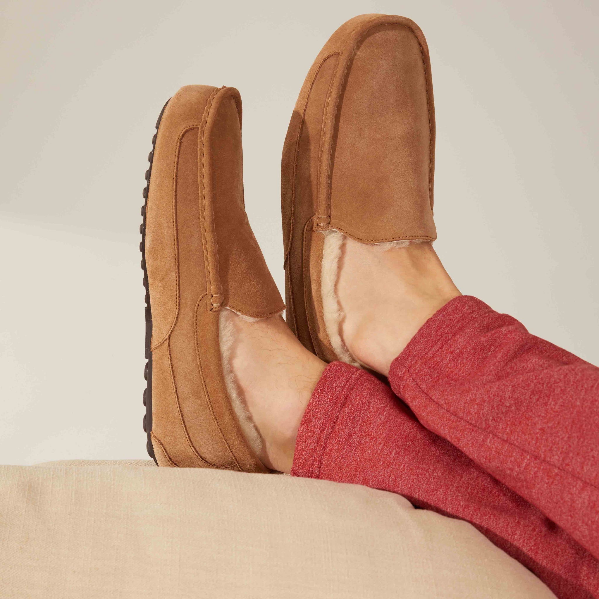 Australian Shearling Tread Men's Moccasin Slippers - Tophatter Daily Deals