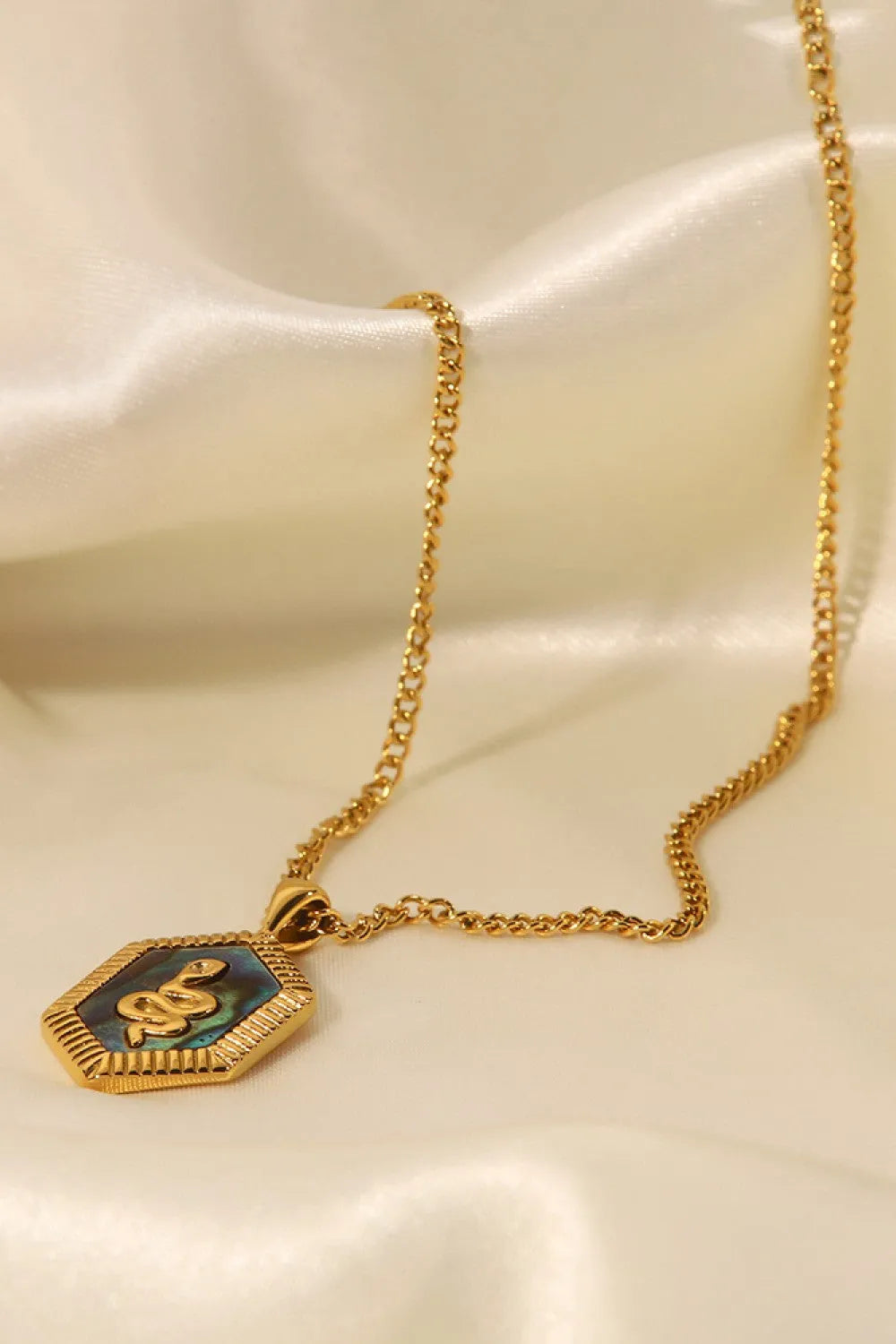 18K Gold Plated Snake Geometric Pendant Necklace Necklaces - Tophatter Daily Deals