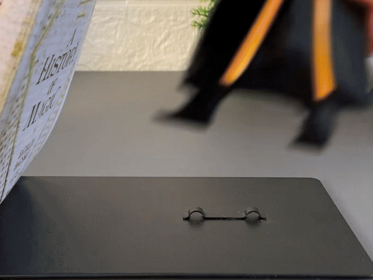 Harry Potter Bookend (Metal) - Tophatter Daily Deals