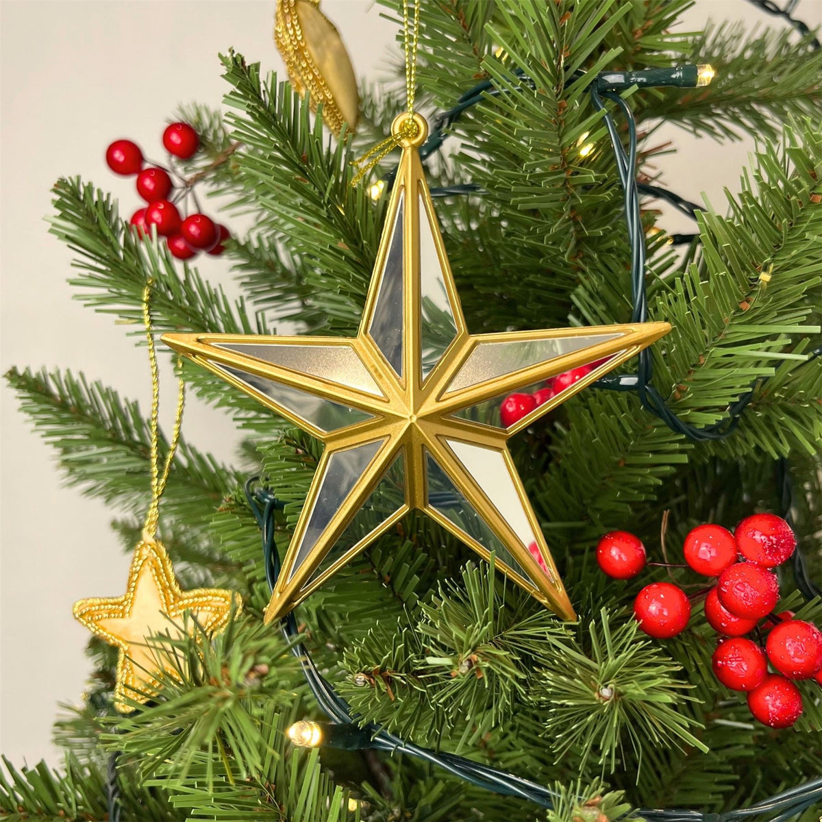 Mirrored Star Bauble | Gold & Silver Star Christmas Tree Ornament - 12cm Baubles - Tophatter Daily Deals
