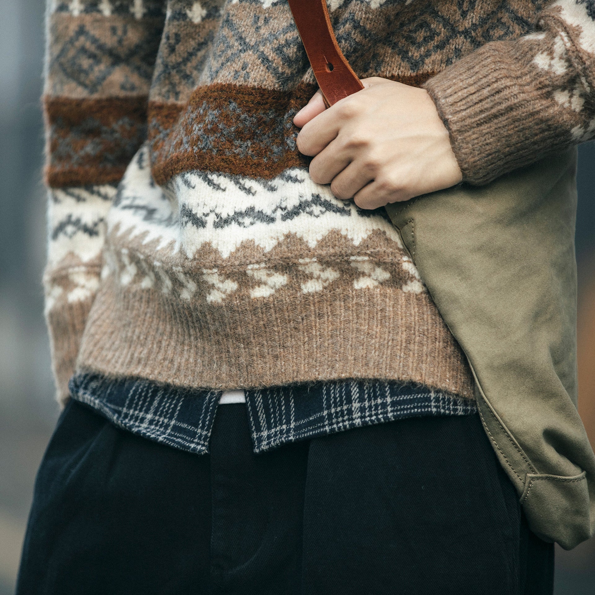 Warm Relaxed Men's Sweater - Boxy Jacquard Knit, Winter 3D Changing Face Moving Picture Frame - Tophatter Daily Deals