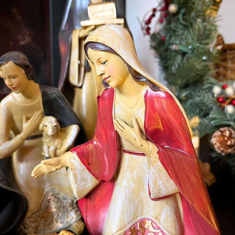 Deluxe Christmas Nativity Set - Extra Large Luxury Traditional Crib Scene With 10 Beautiful Detailed Figures Nativity Set - Tophatter Daily Deals