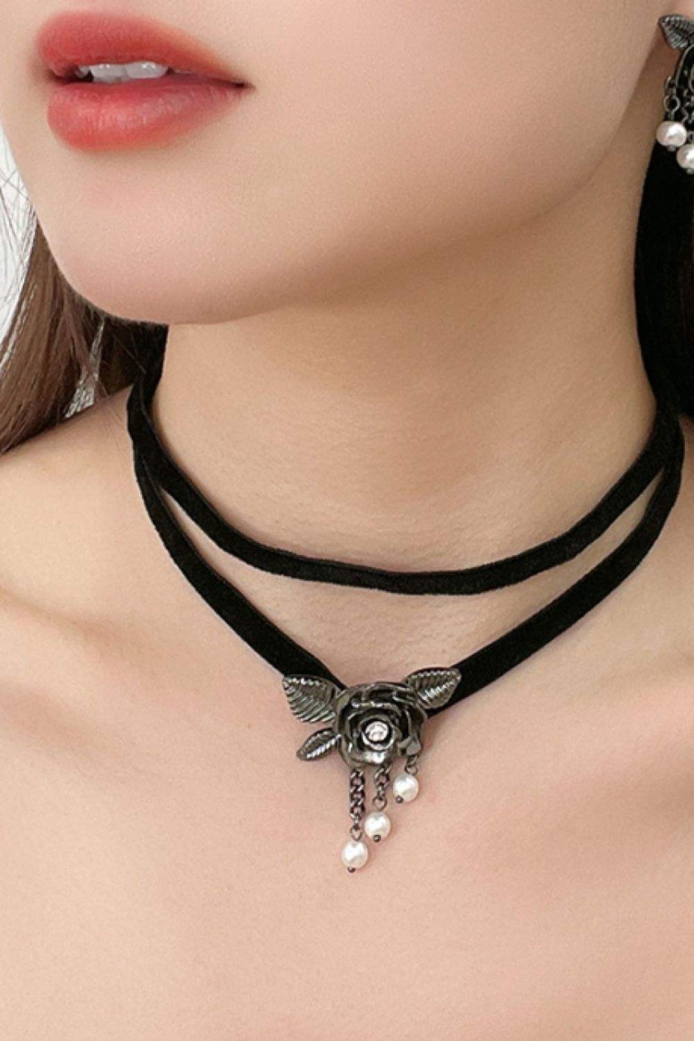 Double-Layered Floral Necklace Black One Size Necklaces - Tophatter Daily Deals