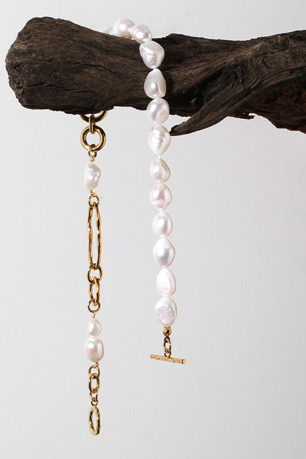 Pearl Gold-Plated Toggle Clasp Necklace Necklaces - Tophatter Daily Deals