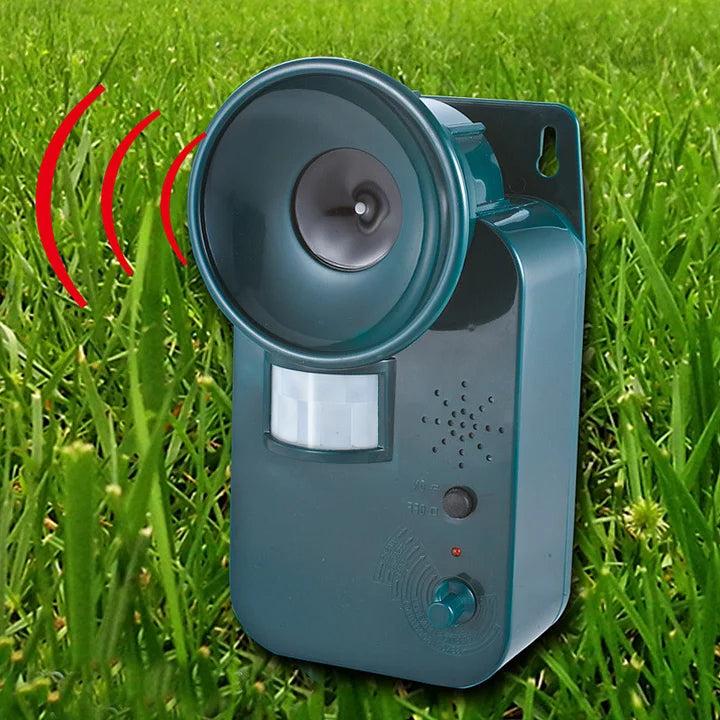 Ultrasonic Pest Repeller 5000 Sqft Cordless Outdoor - Tophatter Daily Deals