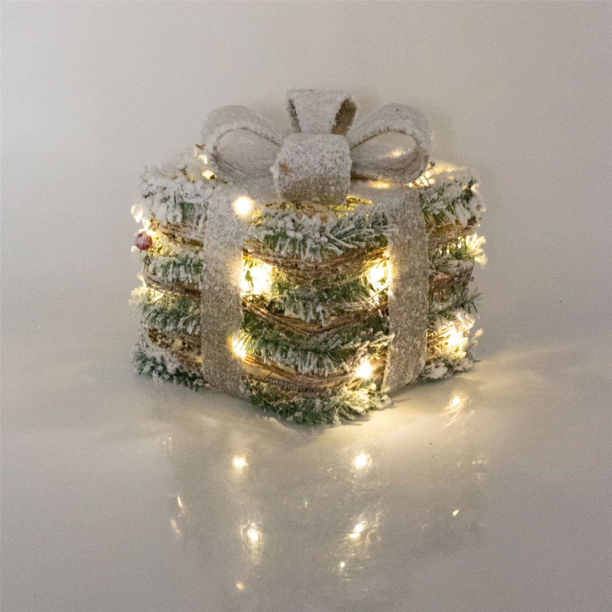 Set Of 3 LED Light Up Christmas Present Boxes | 3 Piece Rattan Snow Topped Light Up Xmas Christmas Gift Boxes | LED Christmas Parcels Christmas Decorations Ornament - Tophatter Daily Deals
