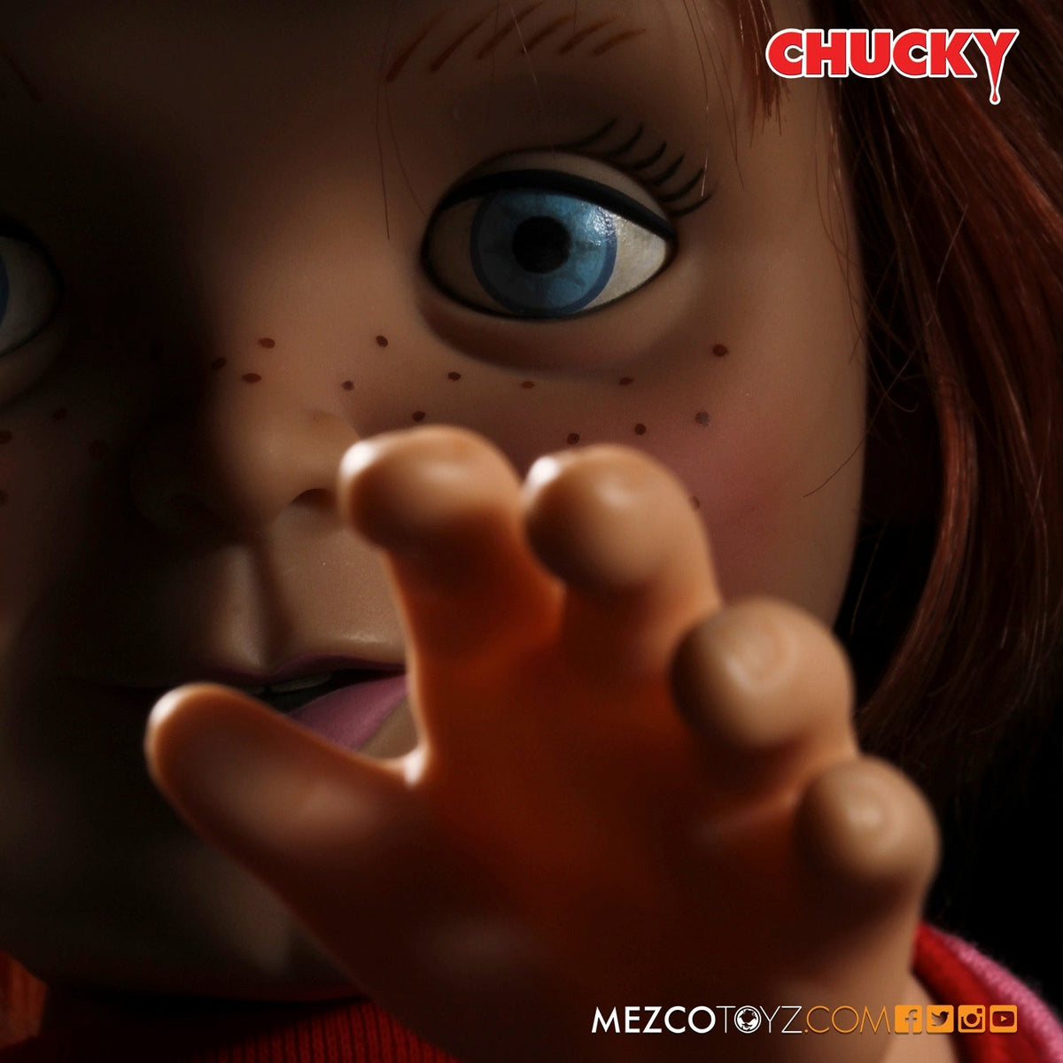 Child's Play – Talking Chucky (Happy Face) MDS Mega Scale Figure, UK Exclusive Collectible Figure - Tophatter Daily Deals