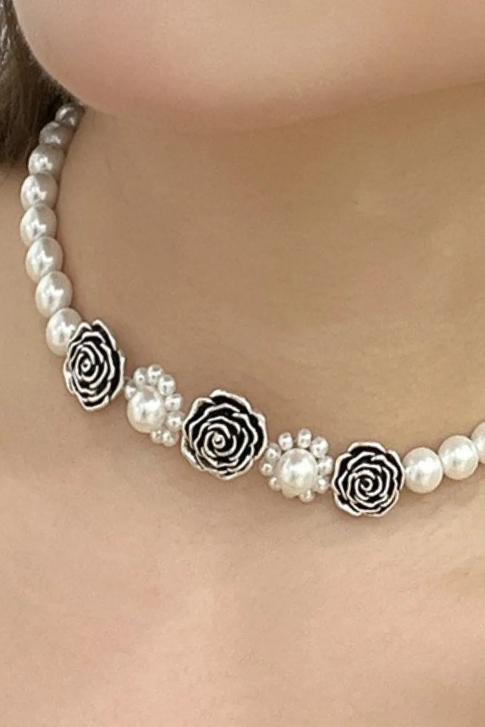 Rose Beaded Lobster Clasp Necklace Necklaces - Tophatter Daily Deals