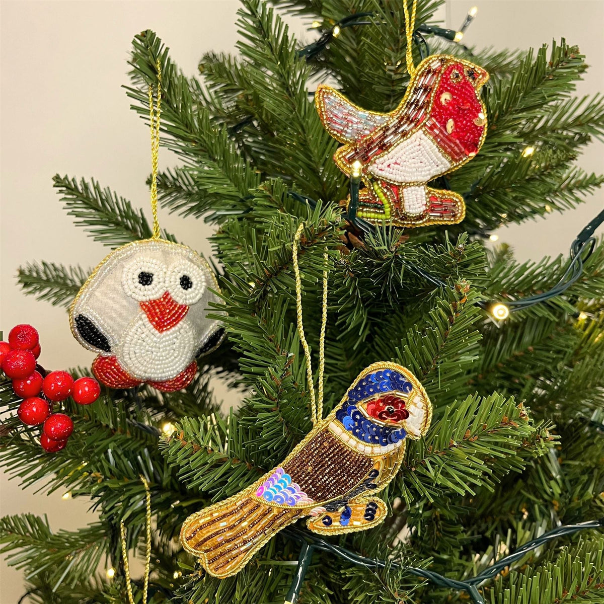 Christmas Tree Beaded Parrot Bauble | Christmas Tree Hanging Ornament - 10cm Baubles - Tophatter Daily Deals