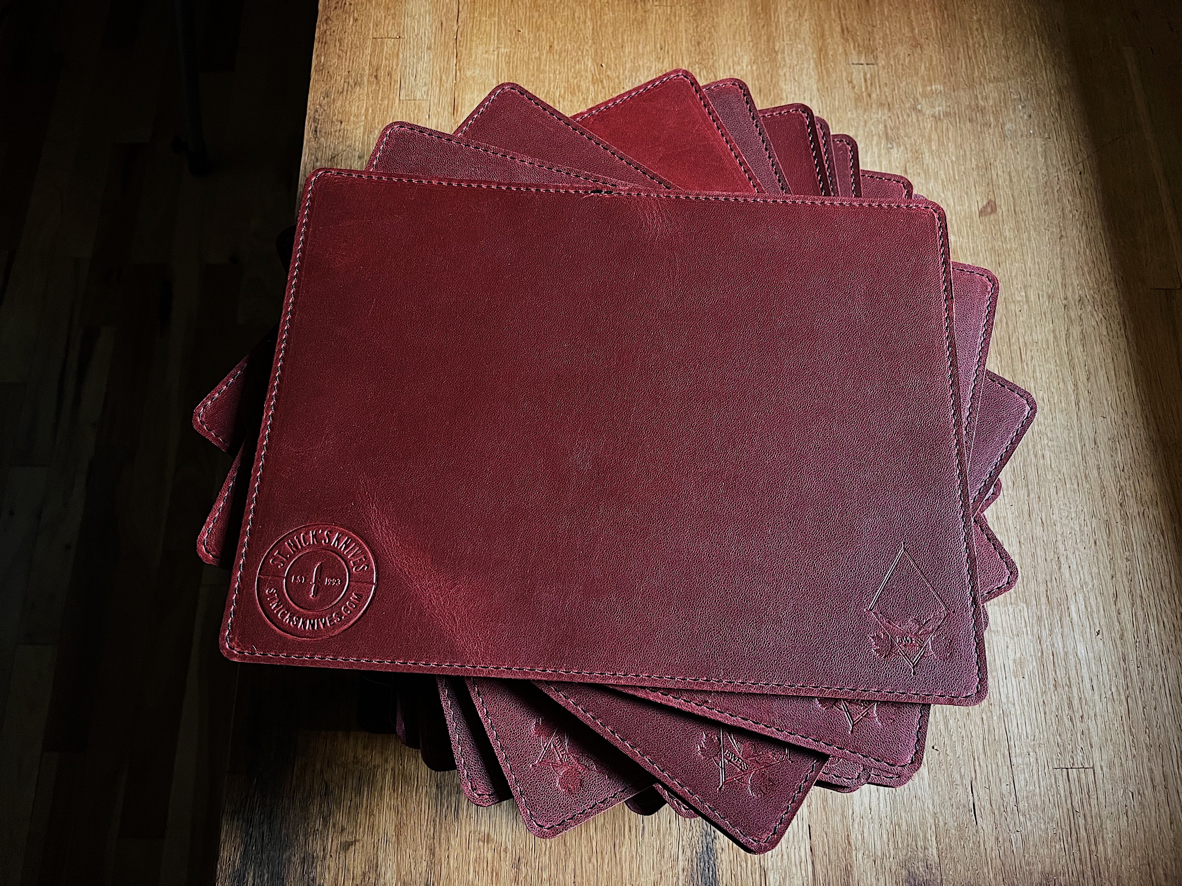 BWeiss Leather - St. Nick's Exclusive - Leather Display Mat Knife Care - Tophatter Daily Deals