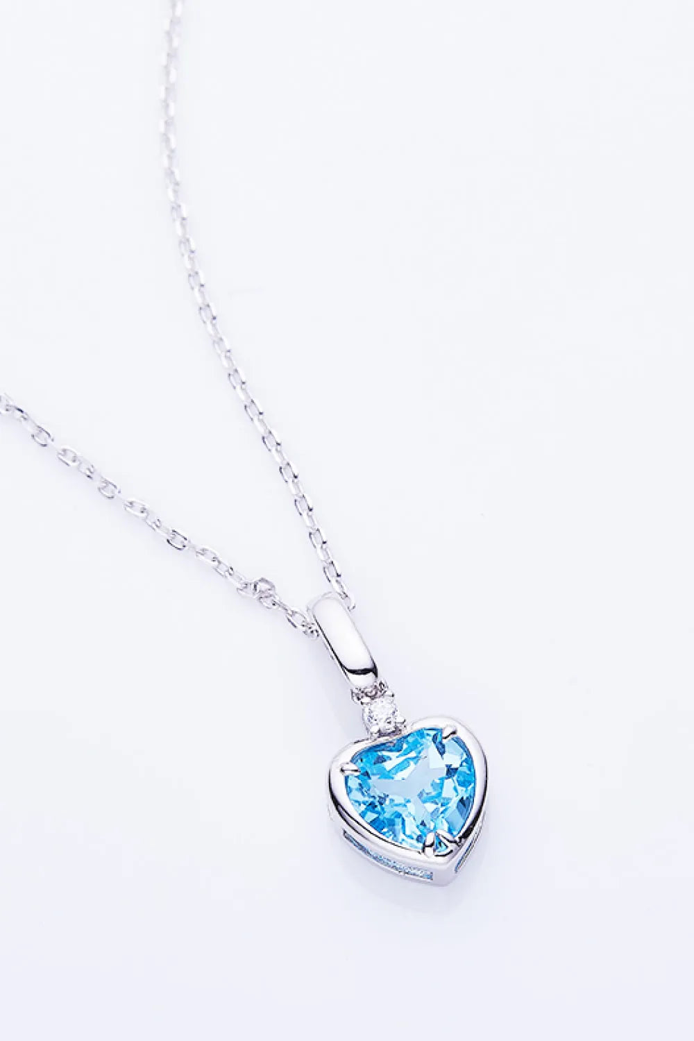 Topaz Heart Pendant Necklace Necklaces - Tophatter Daily Deals