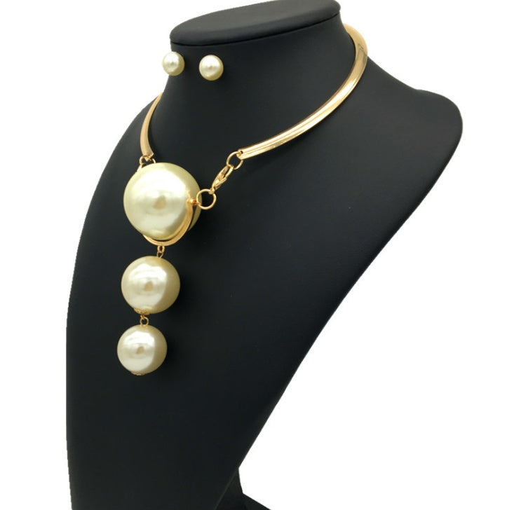 Big Pearl Pendant Necklace Exaggerated Jewelry 0 - Tophatter Daily Deals