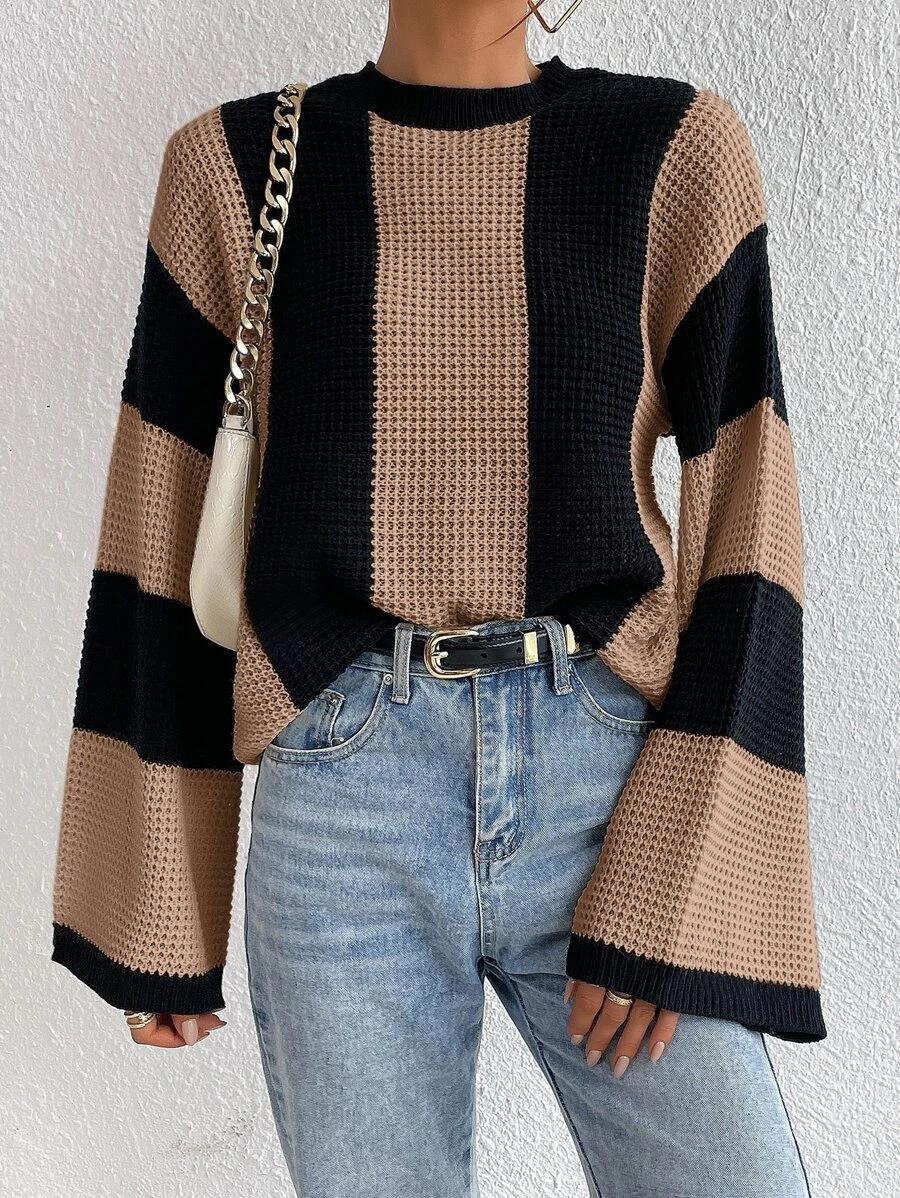 Oversized Women’s Knitted Sweater - Bell Sleeve, Chunky 3D Changing Face Moving Picture Frame - Tophatter Daily Deals