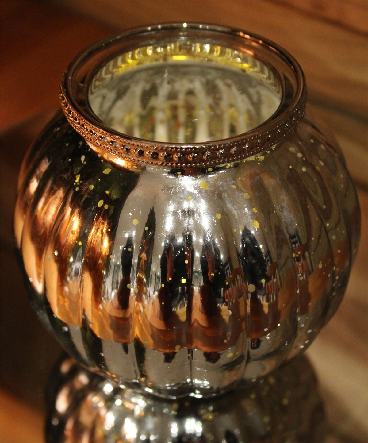 Antique Silver Mercury Effect 13cm x 11.5cm Ribbed Candle Pot Tealight Holder Candle Holder - Tophatter Daily Deals