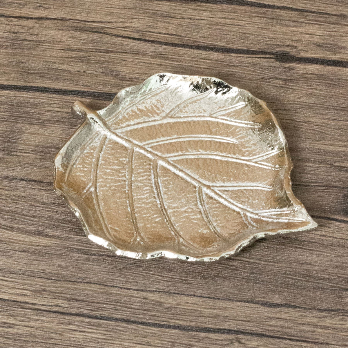 Silver Leaf Trinket Dish | Silver Aluminium Embossed Leaf Shaped Trinket Tray Trinket Dish - Tophatter Daily Deals