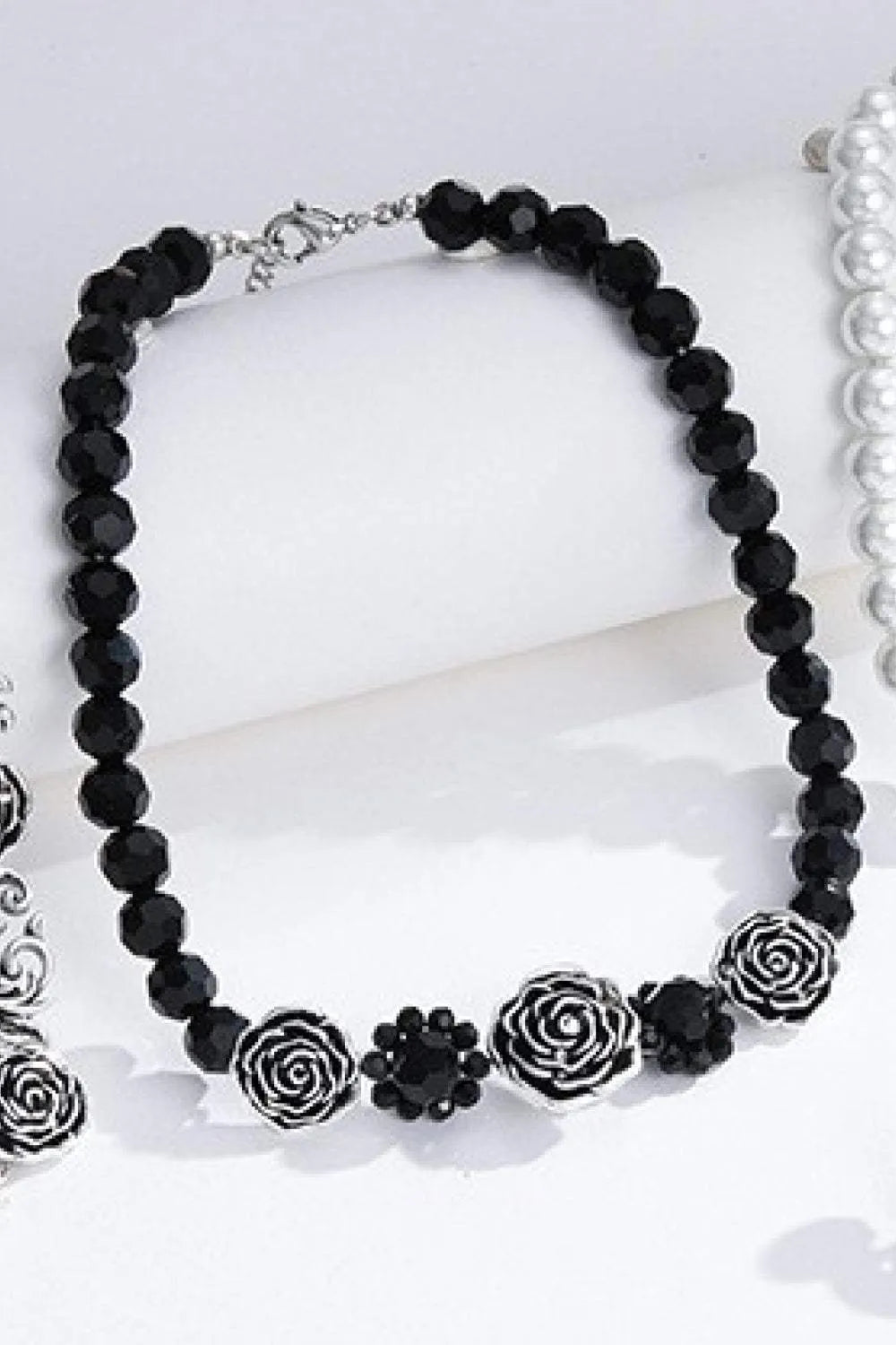 Rose Beaded Lobster Clasp Necklace Necklaces - Tophatter Daily Deals