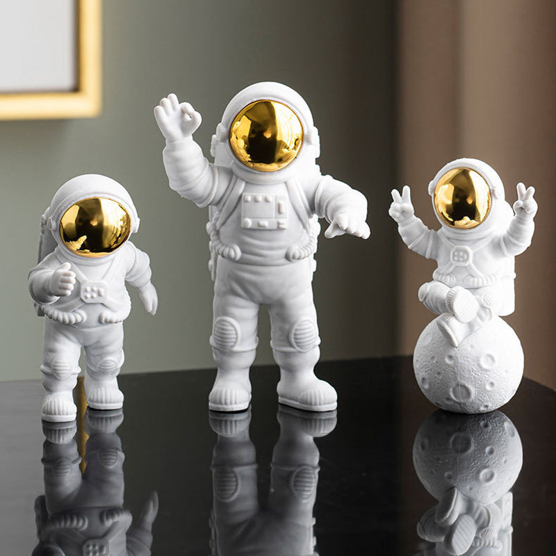 Astronaut Astronaut Series Birthday Gift Box Set Ornament 0 - Tophatter Daily Deals