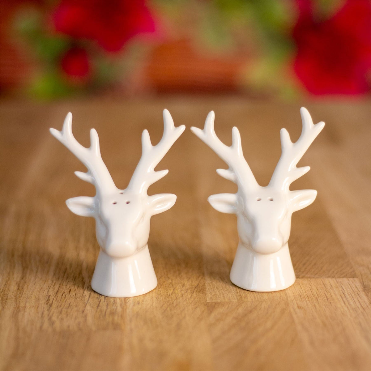 Ceramic Reindeer Salt & Pepper Set | 2 Piece Christmas Salt and Pepper Pots Salt and Pepper Shakers - Tophatter Daily Deals
