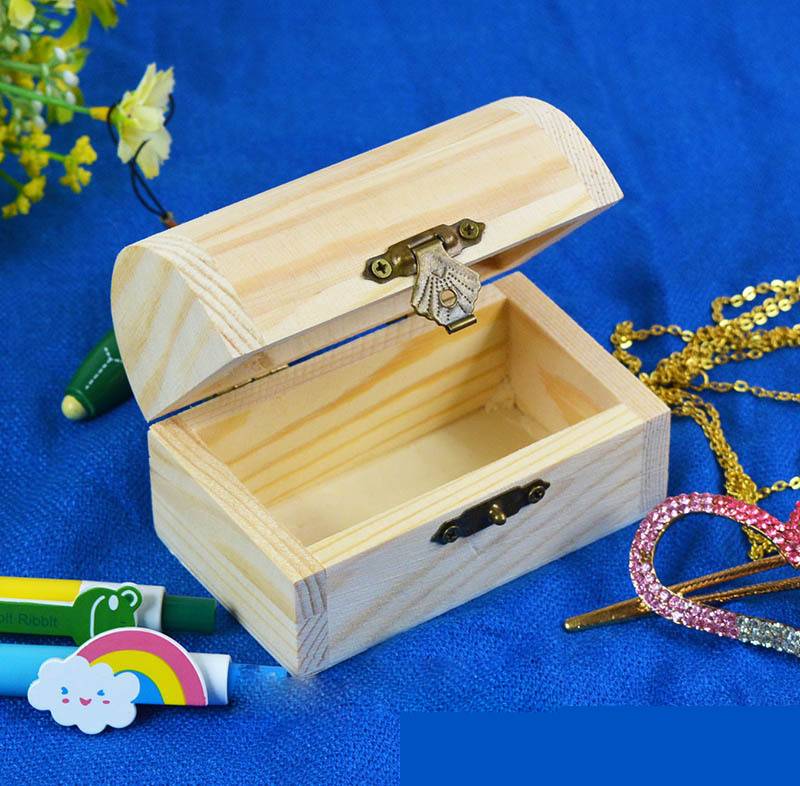 Beautifully wrapped gift ring jewelry box 0 - Tophatter Daily Deals