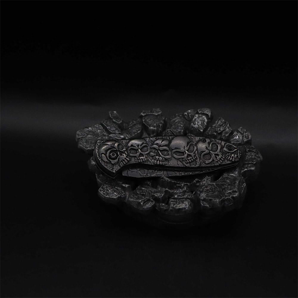 6 Skull Heads Folding Knife - Tophatter Daily Deals