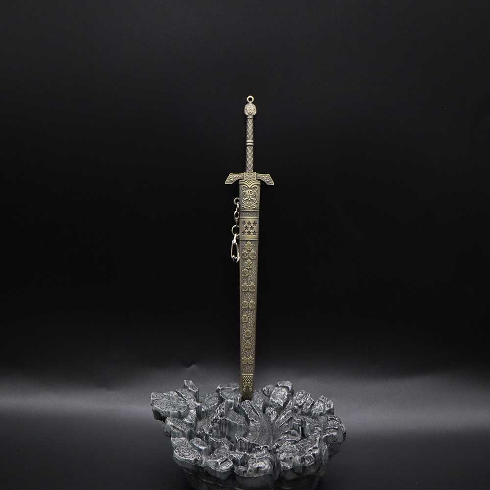 Giant Sword Of Exiled Knight - Tophatter Daily Deals
