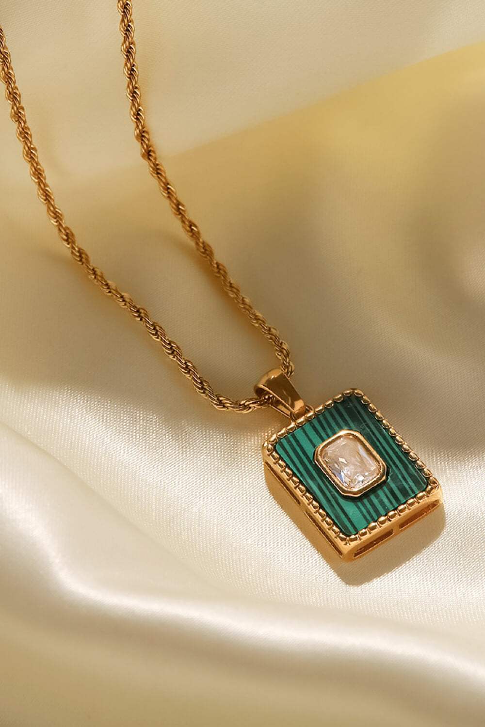 Square Pendant Twisted Chain Necklace Necklaces - Tophatter Daily Deals