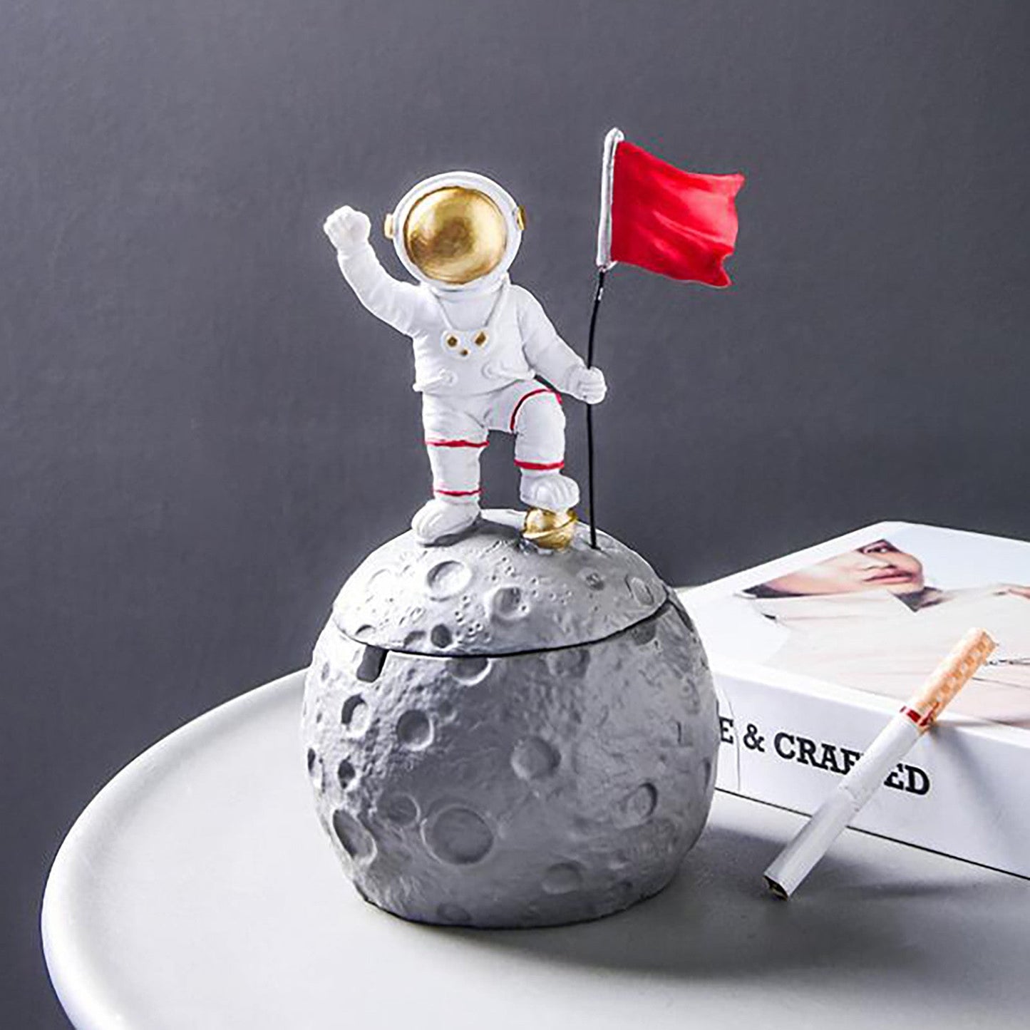 Astronaut Ashtray Creative With Lid Anti-flying Smoke Personality Trend Style1 0 - Tophatter Daily Deals