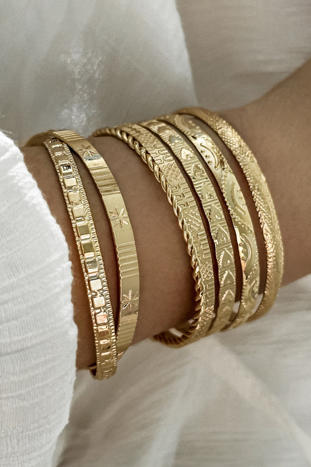 Gold 7pcs Textured Open Alloy Bangle Set Gold ONE SIZE 100%Alloy Bracelets - Tophatter Daily Deals