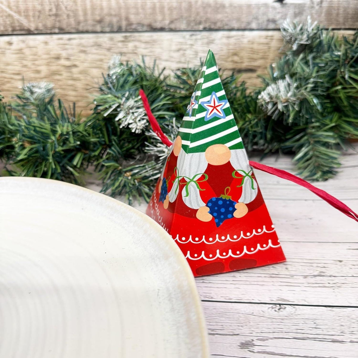Gonk Pyramid Christmas Crackers | Set of 6 Novelty Family Crackers & Trivia Game Christmas Cracker - Tophatter Daily Deals