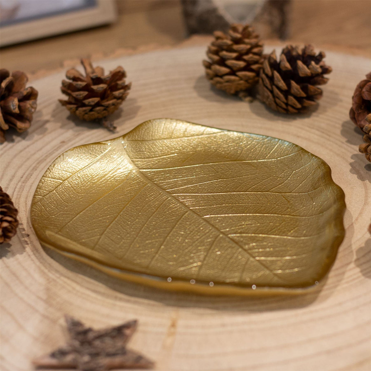 Gold Glass Leaf Trinket Dish | Botanical Vanity Plate Trinket Tray - 18x16cm Trinket Tray - Tophatter Daily Deals