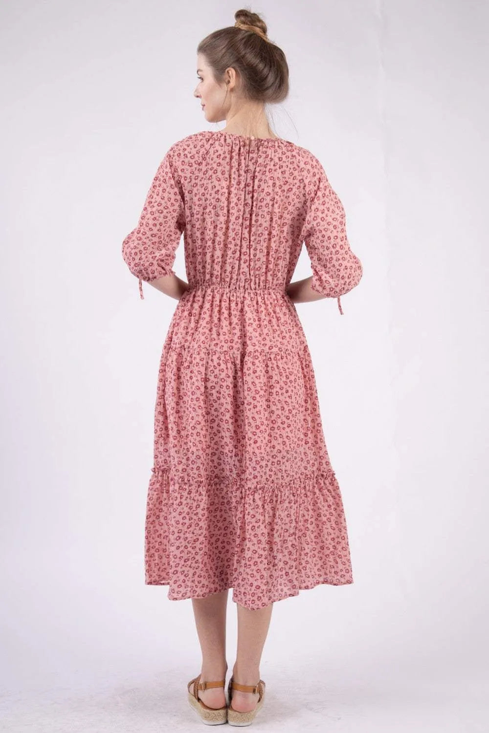 VERY J Floral Round Neck Tiered Midi Dress Casual Dresses - Tophatter Daily Deals