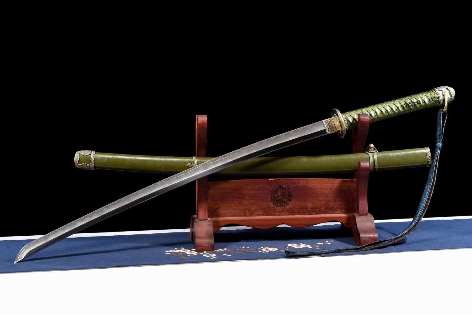 98 Style Military Knife - Tophatter Daily Deals