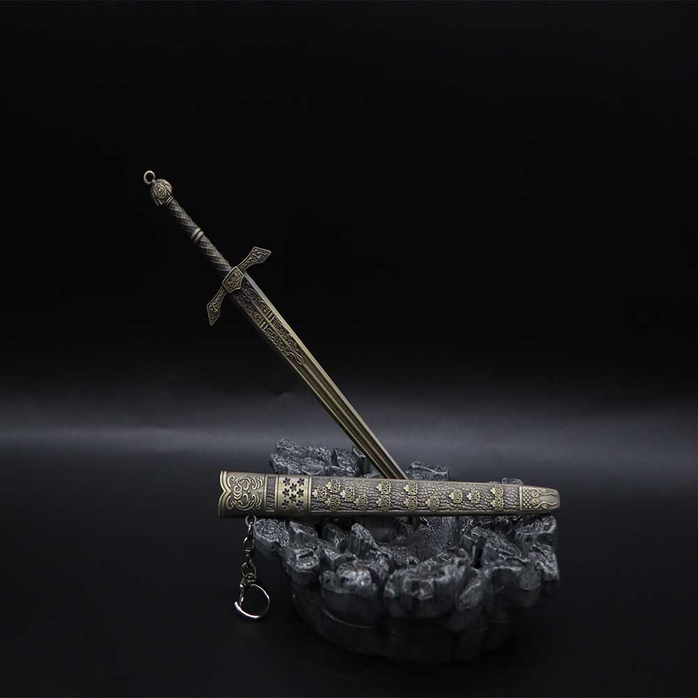 Giant Sword Of Exiled Knight - Tophatter Daily Deals