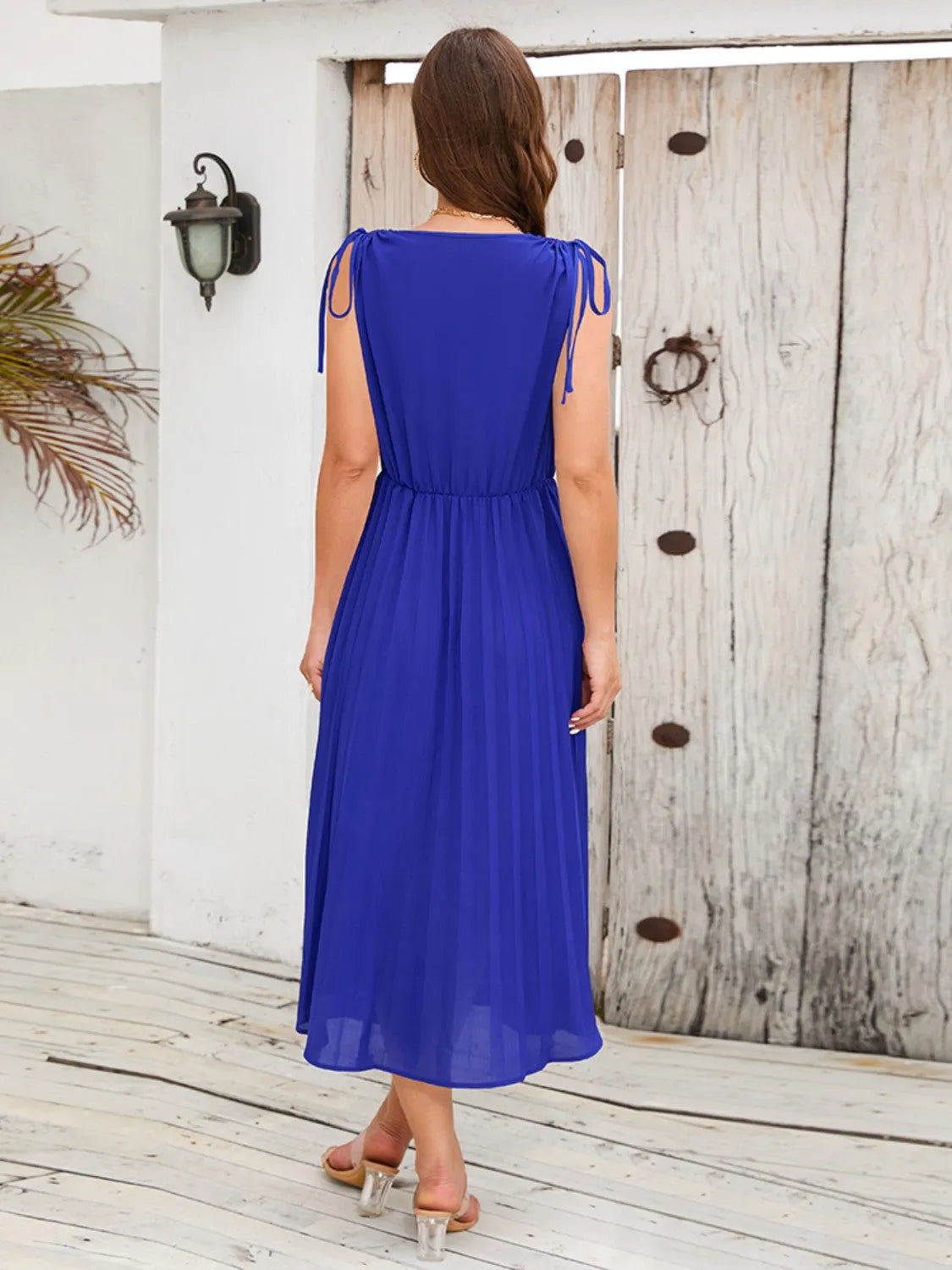 Pleated V-Neck Sleeveless Midi Dress Casual Dresses - Tophatter Daily Deals