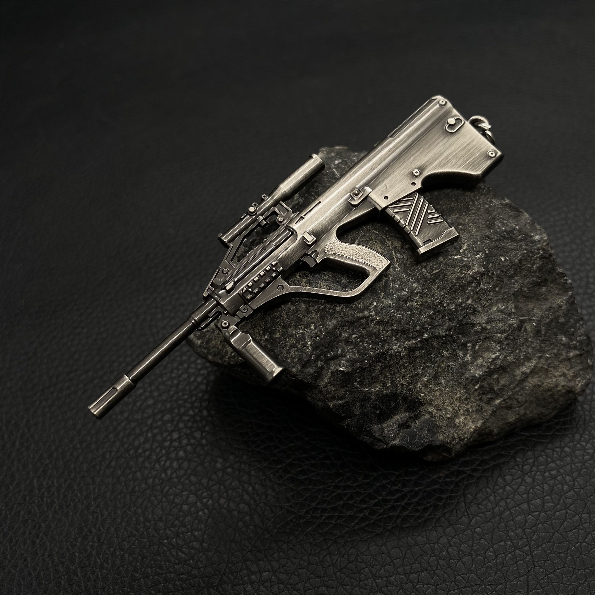 21 in 1 World Famous Assault Rifle Gun Keychain Metal Pendant For Military Hobby - Tophatter Daily Deals