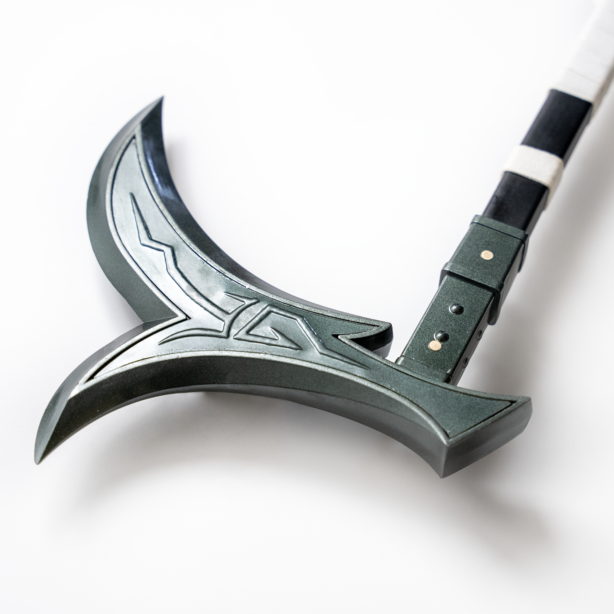 Akali’s Kai Video Game Sword - Tophatter Daily Deals