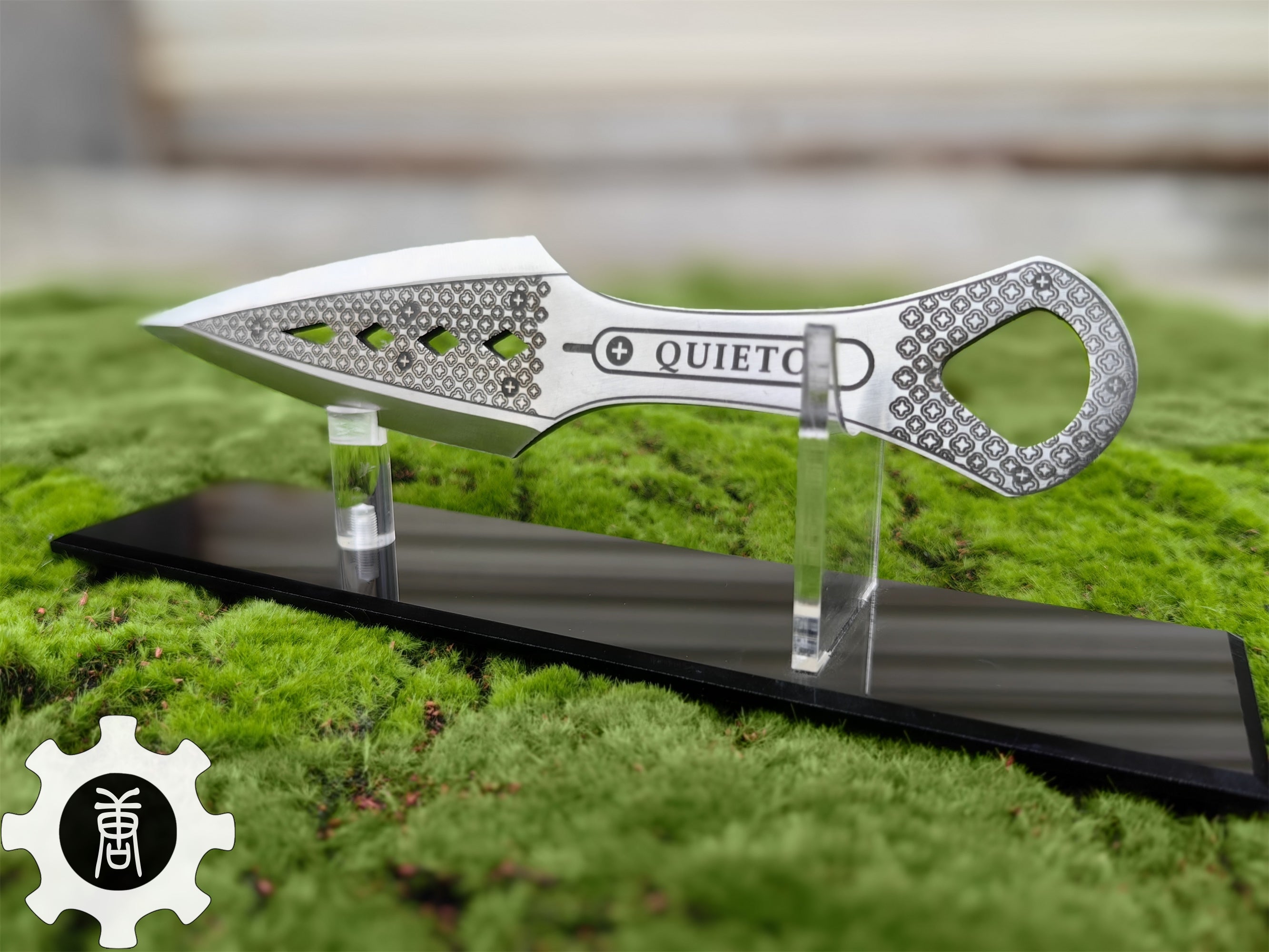 Hand-Forged Steel Wraith Heirloom Kunai Blunt Blade Replica Kunai & Acrylic Stand - Tophatter Daily Deals