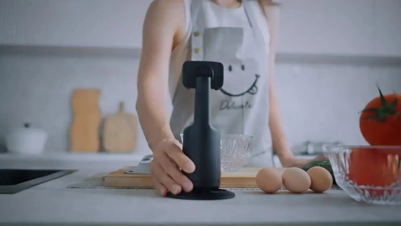 Auto Tracking Phone Holder, Auto Face Tracking Tripod, Portable All-in-one Smart Selfie Stick 360 Rotation Fast Face & Object Tracking Cameraman Robot Mount For Phone Video Vlog Live Streaming - Tophatter Daily Deals