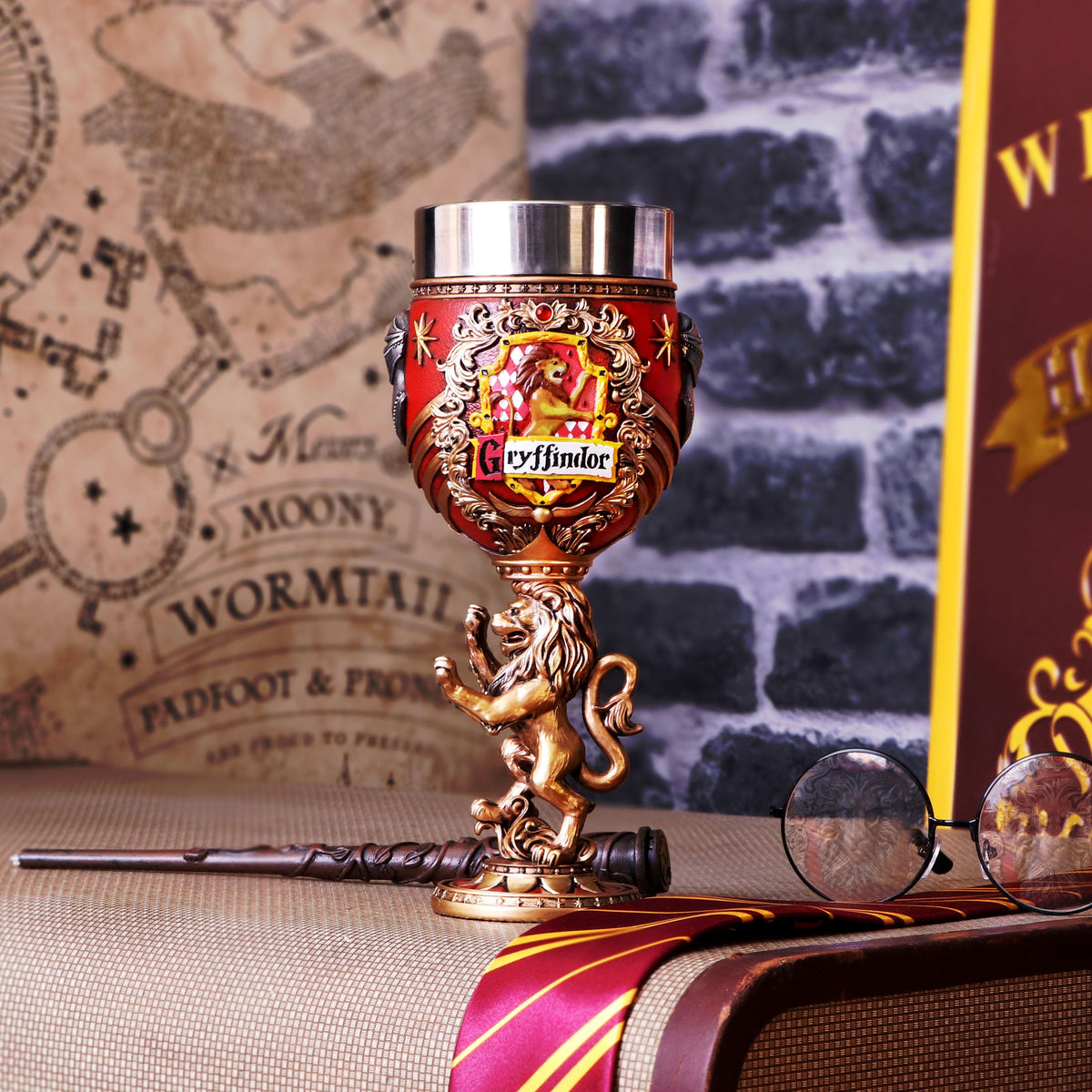 Harry Potter – Gryffindor Hogwarts House Collectible Goblet Goblet - Tophatter Daily Deals
