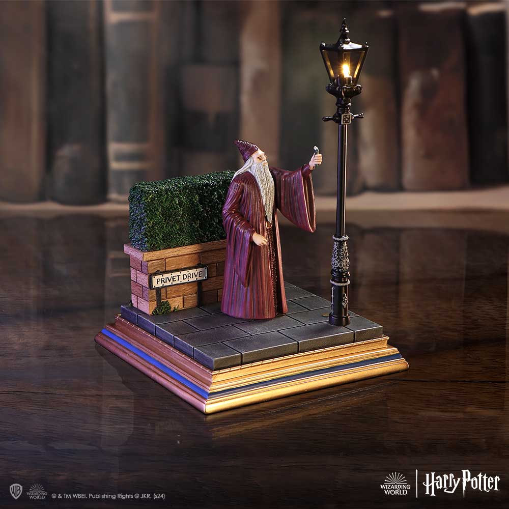 Harry Potter - Privet Drive Light Up Figurine Collectible Figure - Tophatter Daily Deals