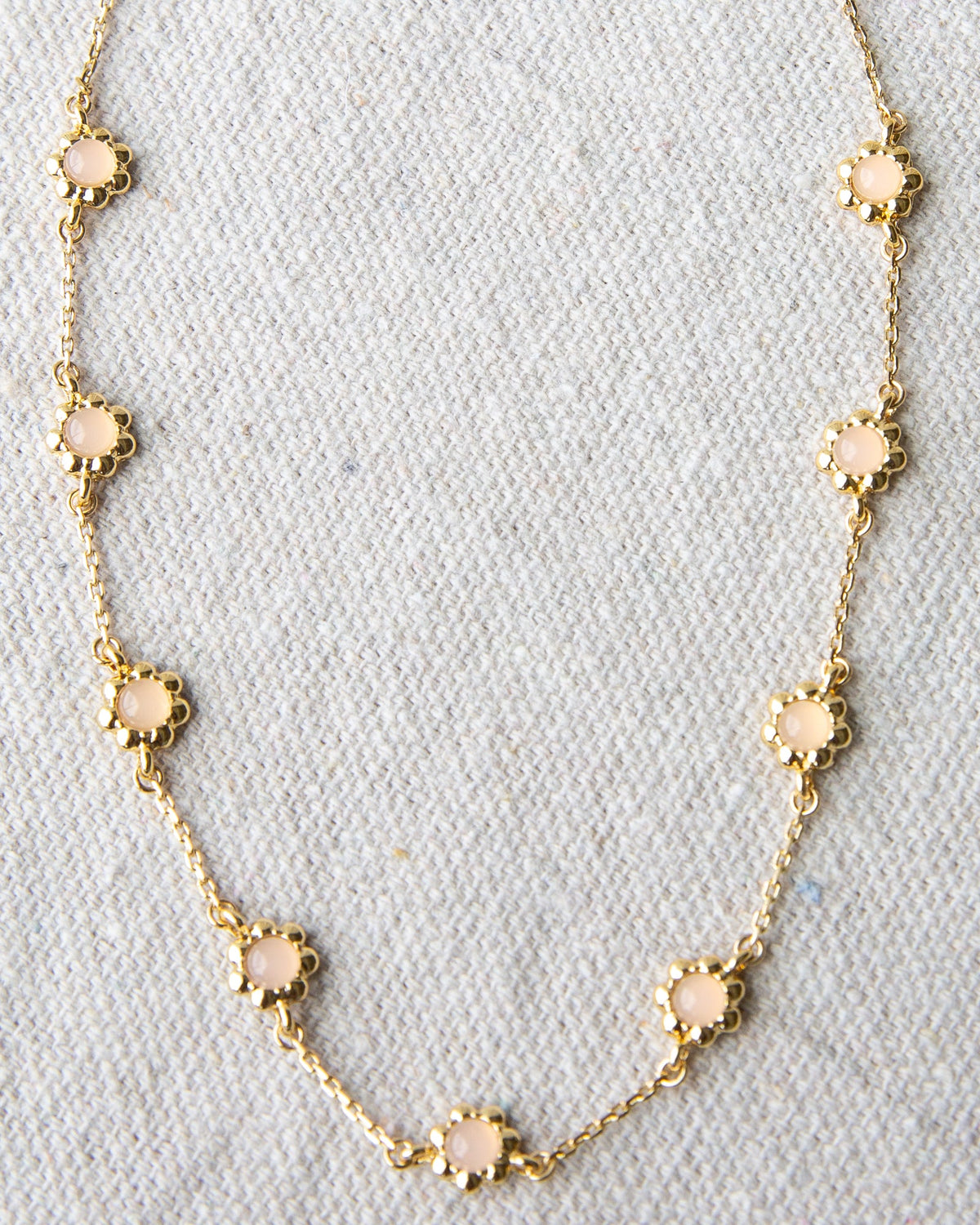 Mini Flower Necklace Necklaces - Tophatter Daily Deals
