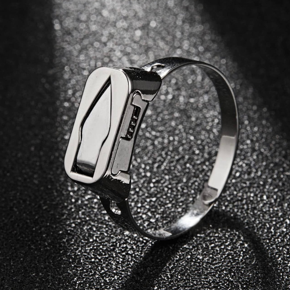 Metal Self Defense Ring Knife - Tophatter Daily Deals
