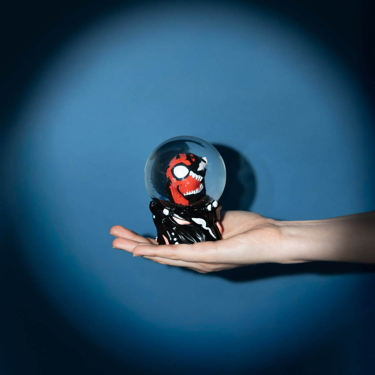 Marvel – Spider-Man Vs Venom Snow Globe Snow Globe - Tophatter Daily Deals