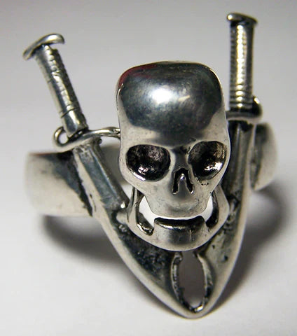 PIRATE SKULL & SWORDS BIKER RING - Tophatter Daily Deals
