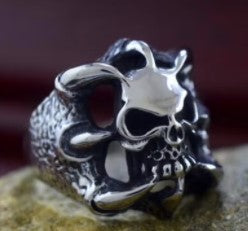 CLAW HOLDING SKULL METAL BIKER RING - Tophatter Daily Deals